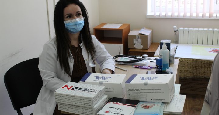 В Центр здоровья села Чишмикиой были переданы 100 тестов на ВИЧ и информационные материалы