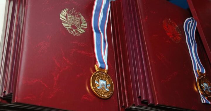 Жители и уроженцы села Чишмикиой отмечены наградами заслуженных деятелей Гагаузии