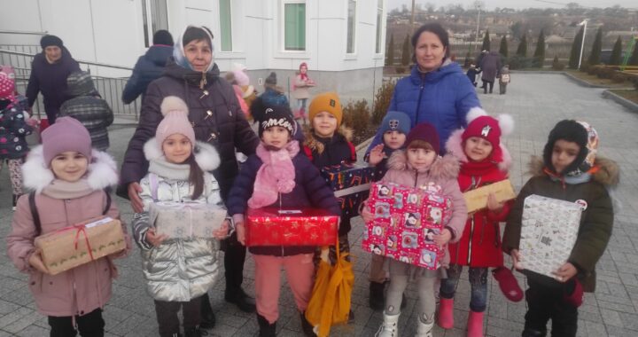 ФОТО. Воспитанники детского сада «Dostluk» получили подарки от детей из Германии