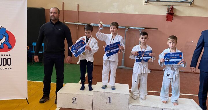 Чишмикиойские спортсмены  завоевали 11 медалей на чемпионате по дзюдо