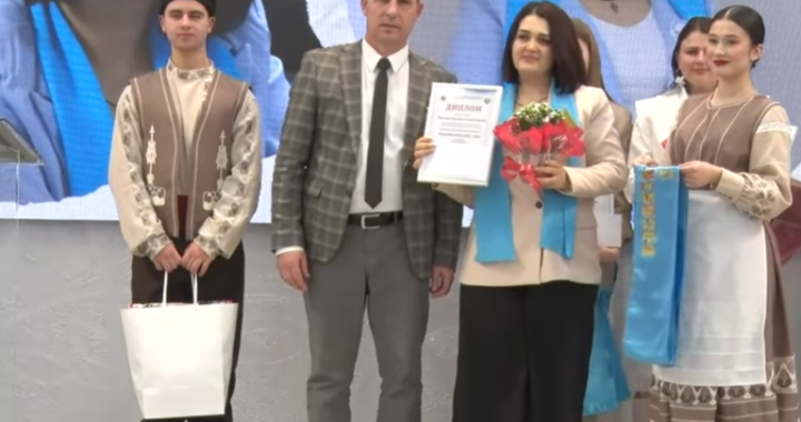 Сотрудник детского сада «Достлук» — победитель конкурса «Воспитатель года – 2026»