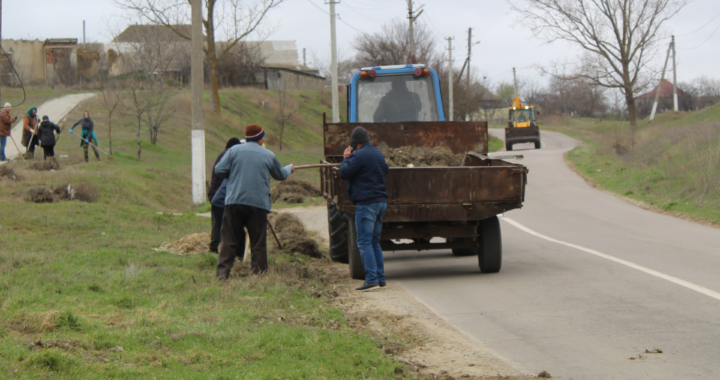 В селе Чишмикиой в рамках двухмесячника по благоустройству прошла санитарная пятница